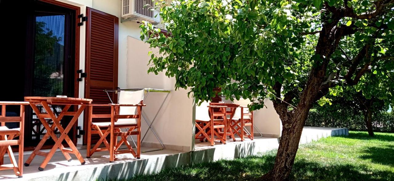 Aparthotel Calm View Vassiliki Esterno foto